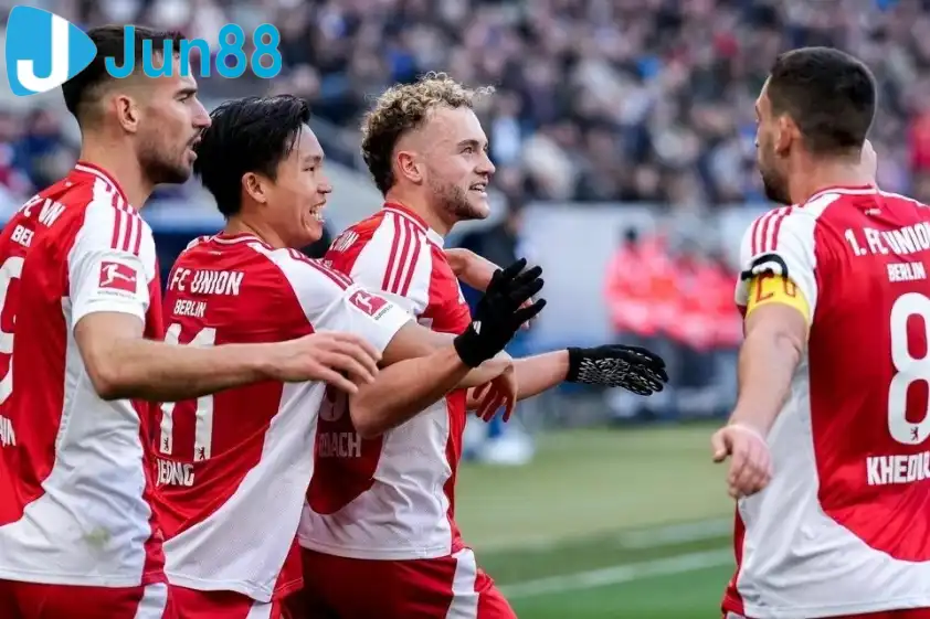 Trận đối tương đối cân bằng giữa 2 bên Trận đối tương đối cân bằng giữa 2 bên