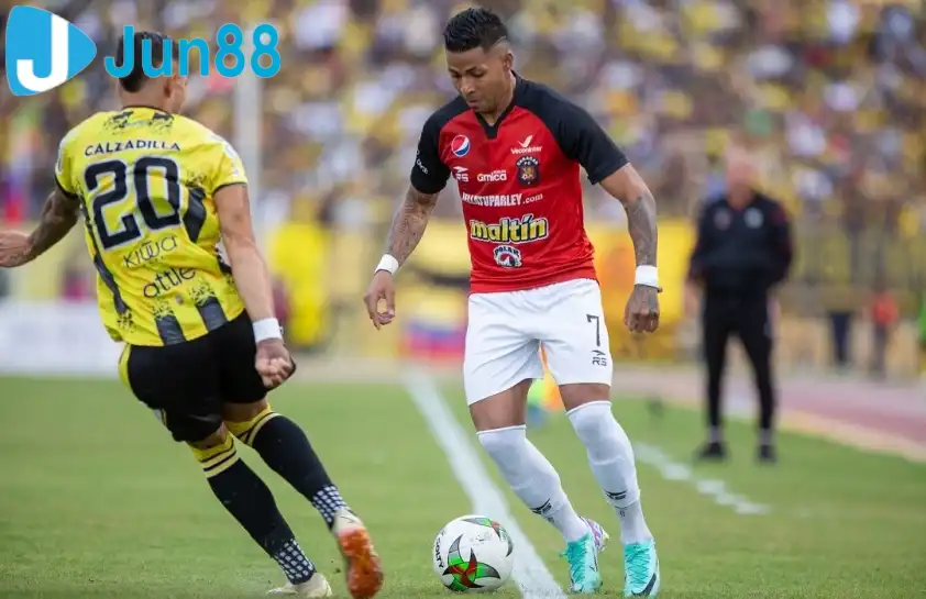 Deportivo Táchira đang được đánh giá cao hơn ở trận đấu này. Deportivo Táchira đang được đánh giá cao hơn ở trận đấu này.